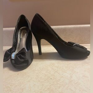 Steve Madden Black Satin Heels with Bow Accent with rhinestone accent